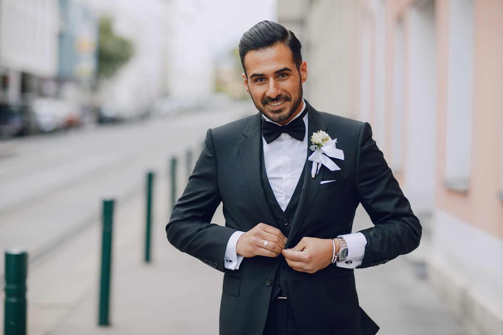 Men's Makeup for Wedding: Tips and Ideas for a Handsome Look